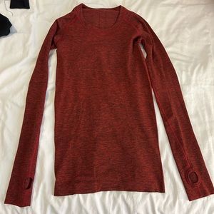 Swiftly Tech Long sleeved lululemon top